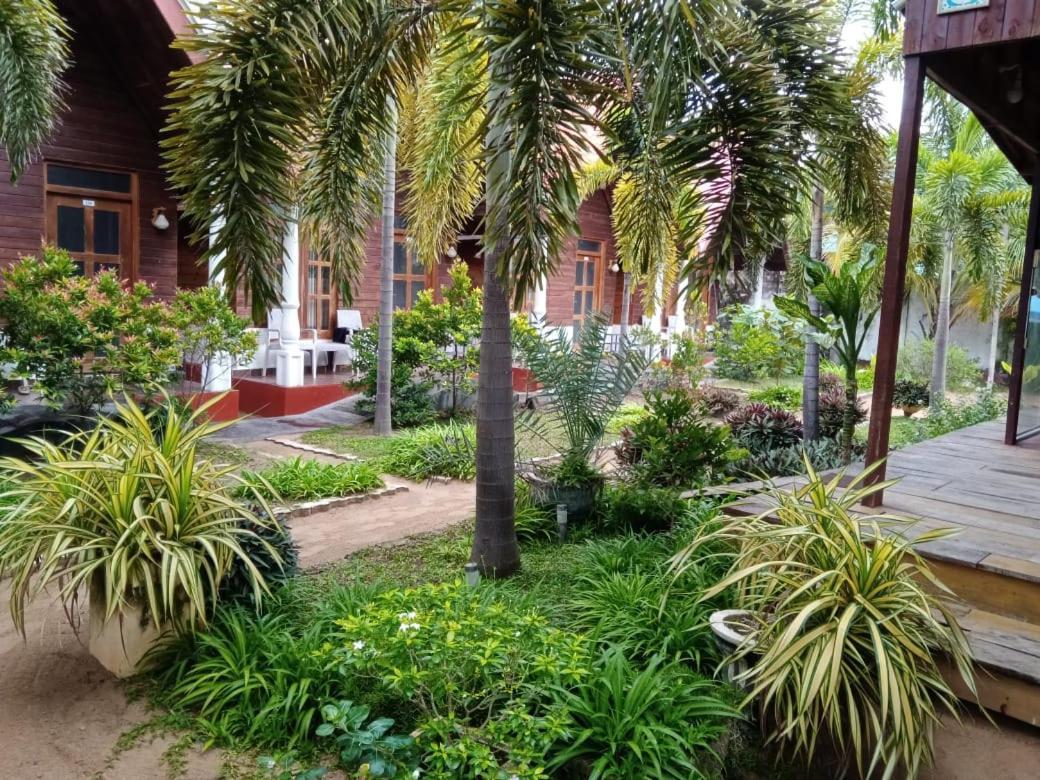 Elegant Green Beach Resort Triquinimale Exterior foto