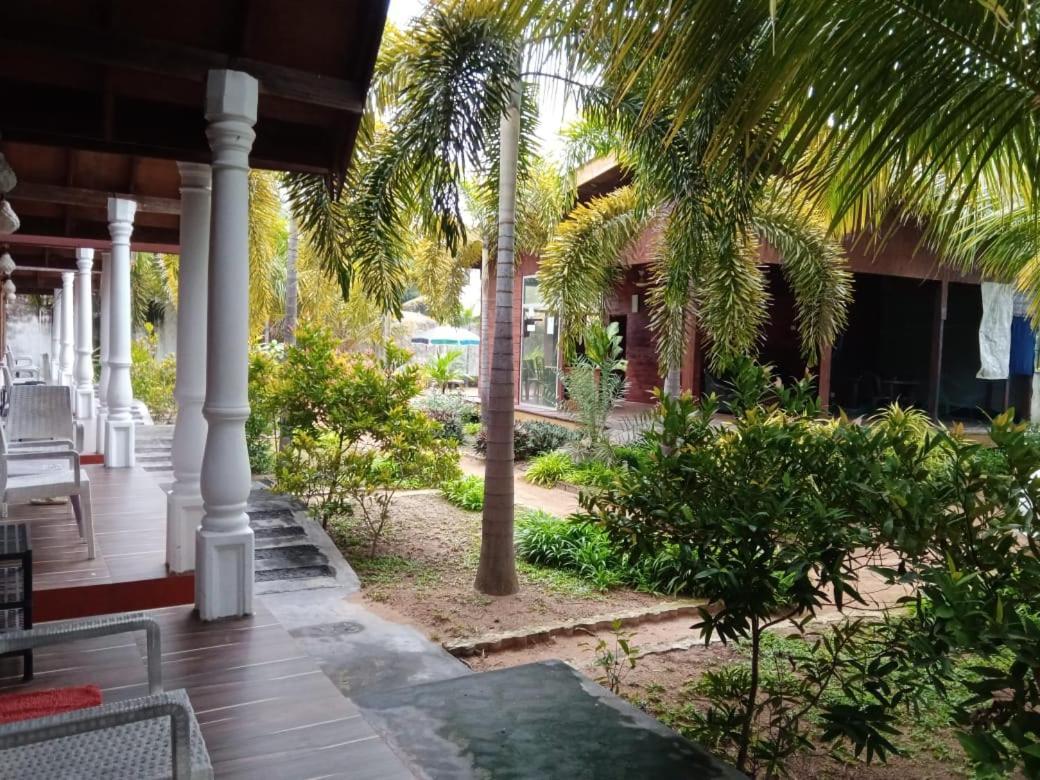 Elegant Green Beach Resort Triquinimale Exterior foto
