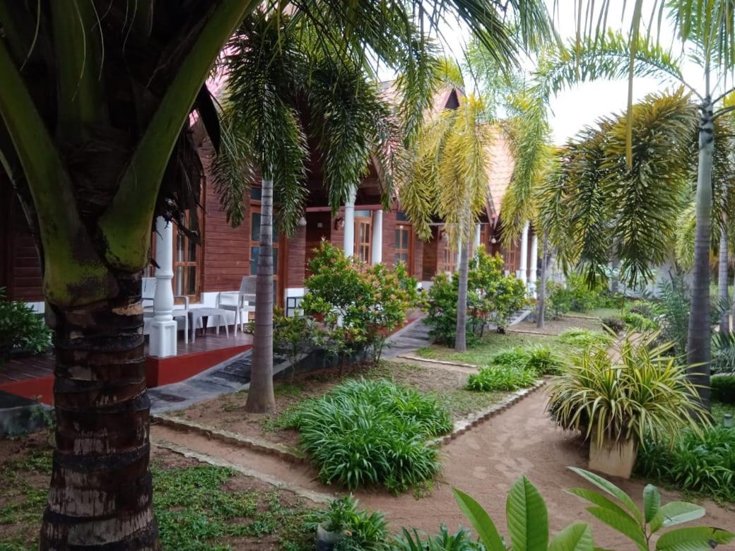 Elegant Green Beach Resort Triquinimale Exterior foto