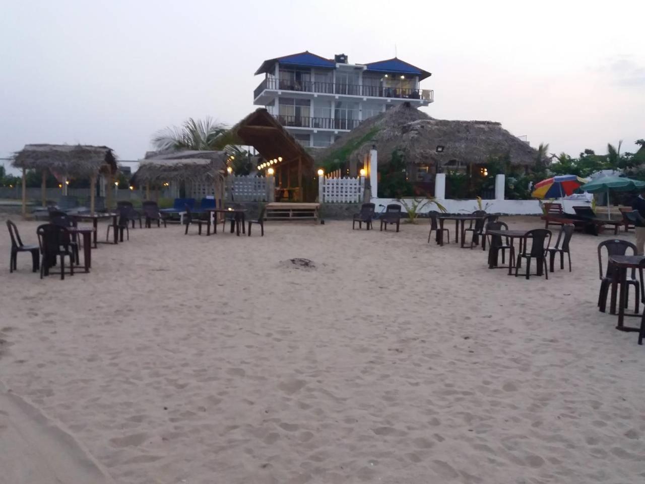 Elegant Green Beach Resort Triquinimale Exterior foto