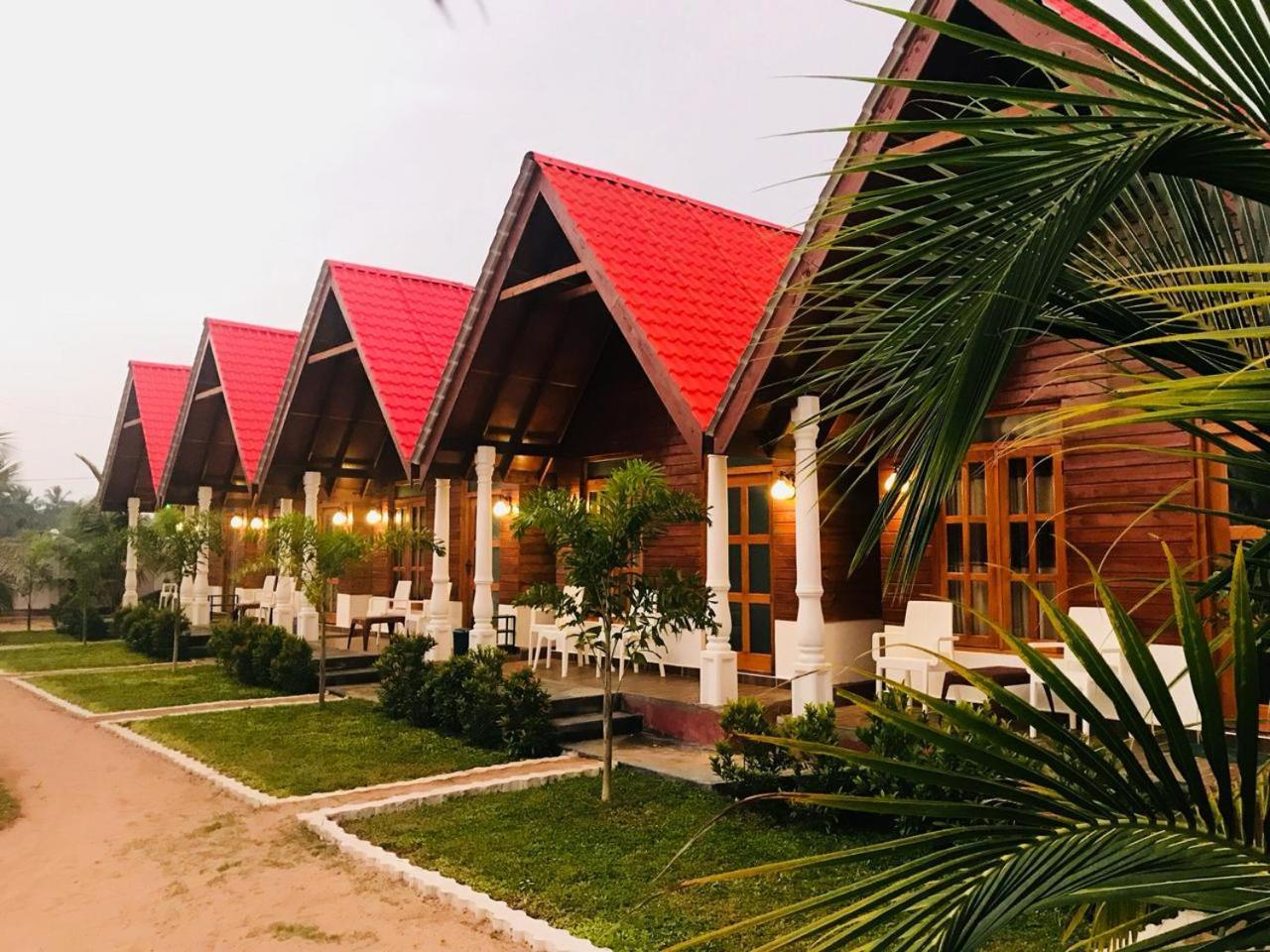 Elegant Green Beach Resort Triquinimale Exterior foto