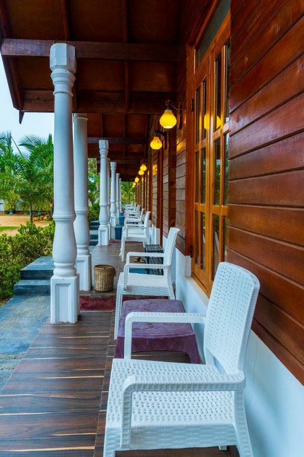 Elegant Green Beach Resort Triquinimale Exterior foto