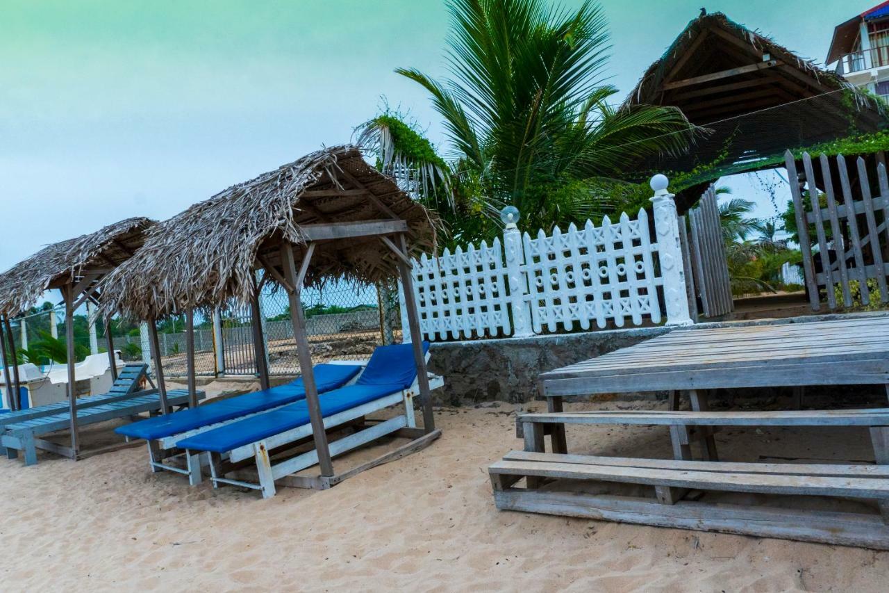 Elegant Green Beach Resort Triquinimale Exterior foto